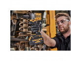 Аккумуляторный бесщеточный гайковерт DeWALT, 18 В, 610 Нм, 2500 об/мин, 3550 уд/мин, с 2 АКБ 5 Ач и ЗУ, в кейсе, DCF921P2T