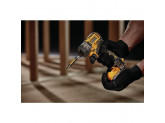 Аккумуляторный бесщеточный шуруповерт DeWALT, 12 В, 8 Нм, 1100 об/мин, с 2 АКБ 5 Ач и ЗУ, в кейсе, DCF601D2
