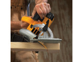 Дисковая ручная пила DeWALT DWE575, 1600 Вт, 5200 об/мин