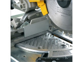 Комбинированная торцовочная-распиловочная пила DeWALT DW743N, 2000 Вт, 2850 об/мин