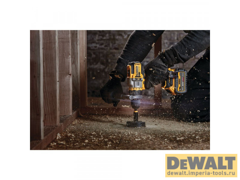 Ударная дрель-шуруповерт DeWALT DCD999X1, АКБ 9 Ач и ЗУ Ударная дрель-шуруповерт DeWALT DCD999X1, АКБ 9 Ач и ЗУ