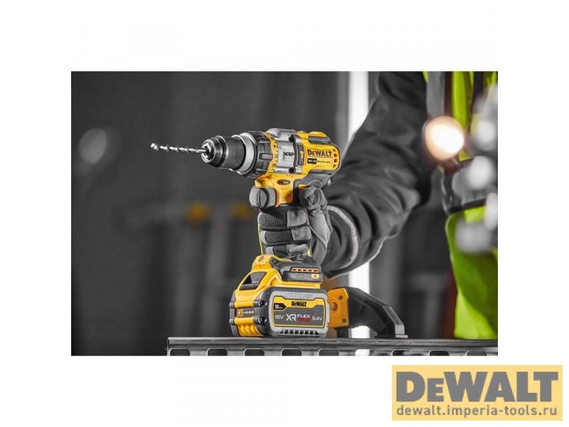 Ударная дрель-шуруповерт DeWALT DCD999X1, АКБ 9 Ач и ЗУ Ударная дрель-шуруповерт DeWALT DCD999X1, АКБ 9 Ач и ЗУ