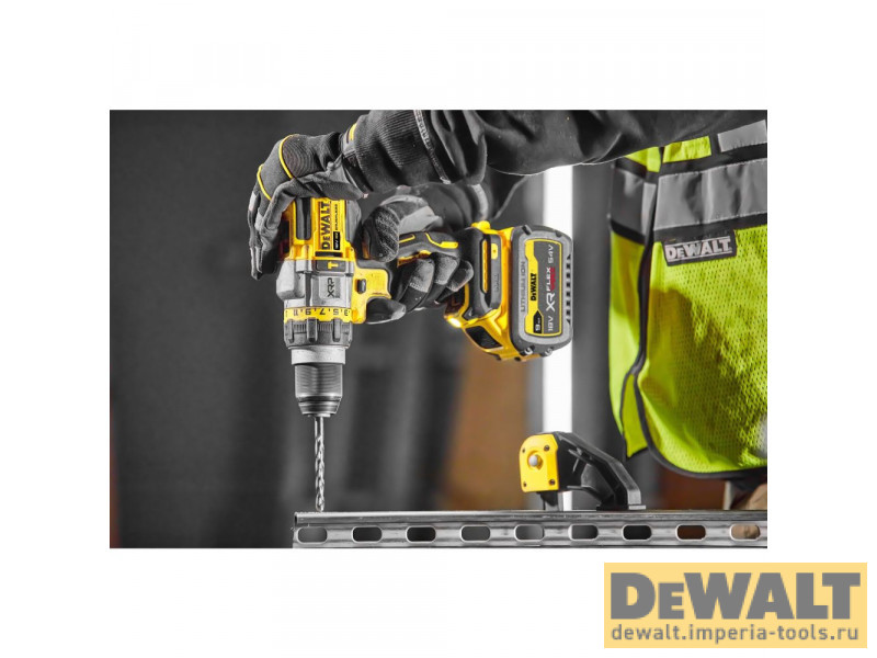 Ударная дрель-шуруповерт DeWALT DCD999X1, АКБ 9 Ач и ЗУ Ударная дрель-шуруповерт DeWALT DCD999X1, АКБ 9 Ач и ЗУ