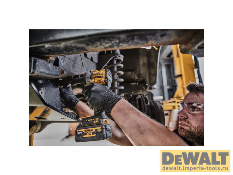 Аккумуляторный бесщеточный гайковерт DeWALT, 18 В, 610 Нм, 2500 об/мин, 3550 уд/мин, с 2 АКБ 5 Ач и ЗУ, в кейсе, DCF921P2T Аккумуляторный бесщеточный гайковерт DeWALT, 18 В, 610 Нм, 2500 об/мин, 3550 уд/мин, с 2 АКБ 5 Ач и ЗУ, в кейсе, DCF921P2T