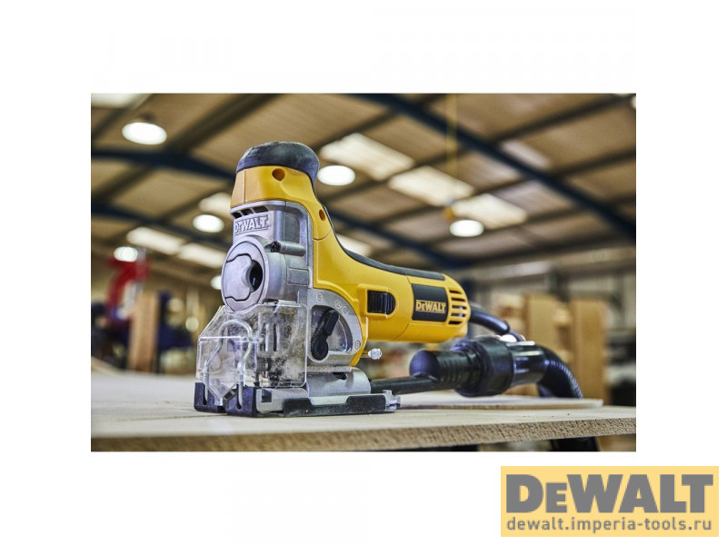 Лобзик с корпусной рукояткой DEWALT DW333KT, 701 Вт, в кейсе