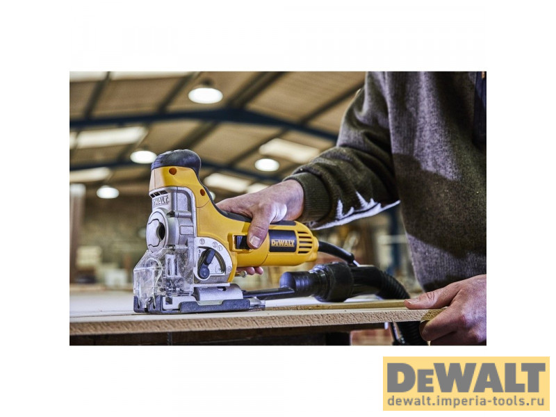 Лобзик с корпусной рукояткой DEWALT DW333KT, 701 Вт, в кейсе
