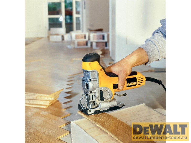 Лобзик с корпусной рукояткой DEWALT DW333KT, 701 Вт, в кейсе