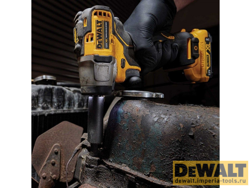 Аккумуляторный компактный импульсный гайковерт DeWALT DCF902D2, 10.8 (12) В, 2 Ач, кейс Аккумуляторный компактный импульсный гайковерт DeWALT DCF902D2, 10.8 (12) В, 2 Ач, кейс