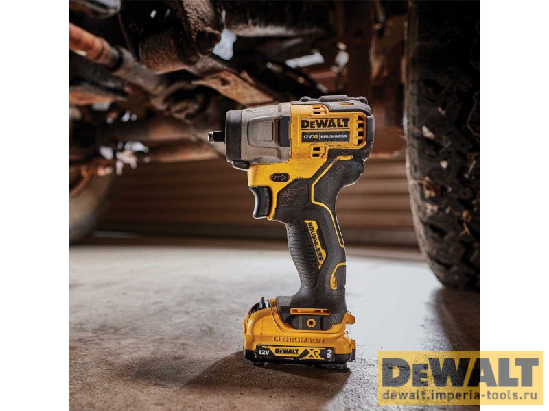Аккумуляторный компактный импульсный гайковерт DeWALT DCF902D2, 10.8 (12) В, 2 Ач, кейс Аккумуляторный компактный импульсный гайковерт DeWALT DCF902D2, 10.8 (12) В, 2 Ач, кейс
