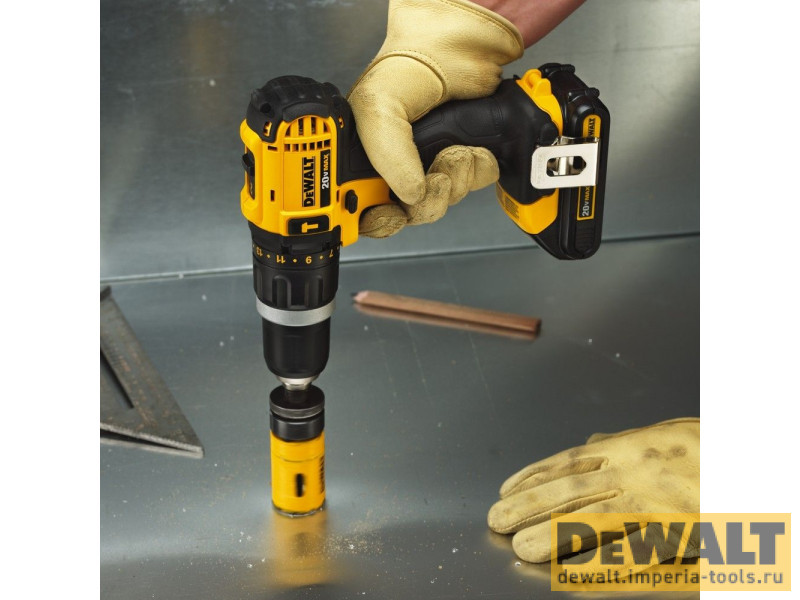 Аккумуляторная ударная дрель-шуруповерт DeWALT DCD785C2, 18 В, XR Аккумуляторная ударная дрель-шуруповерт DeWALT DCD785C2, 18 В, XR