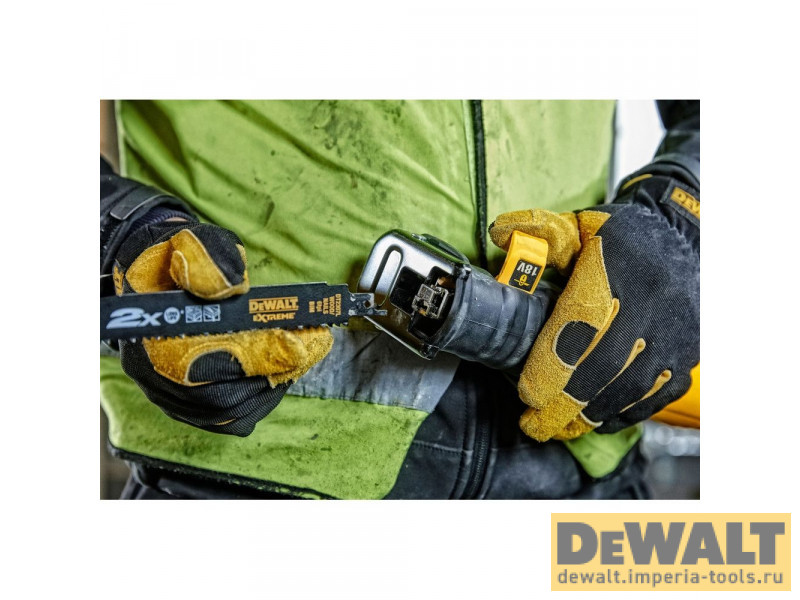 Аккумуляторная сабельная пила DeWALT, 18 В, 2950 ход/мин, c 2 АКБ 4 Ач и ЗУ, в кейсе, DCS380M2 Аккумуляторная сабельная пила DeWALT, 18 В, 2950 ход/мин, c 2 АКБ 4 Ач и ЗУ, в кейсе, DCS380M2