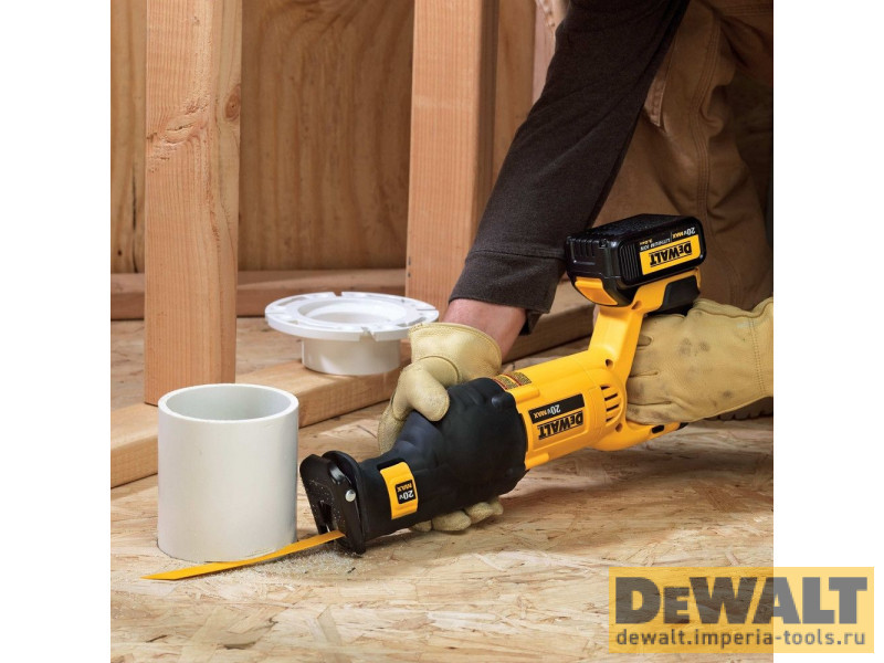 Аккумуляторная сабельная пила DeWALT, 18 В, 2950 ход/мин, c 2 АКБ 4 Ач и ЗУ, в кейсе, DCS380M2 Аккумуляторная сабельная пила DeWALT, 18 В, 2950 ход/мин, c 2 АКБ 4 Ач и ЗУ, в кейсе, DCS380M2