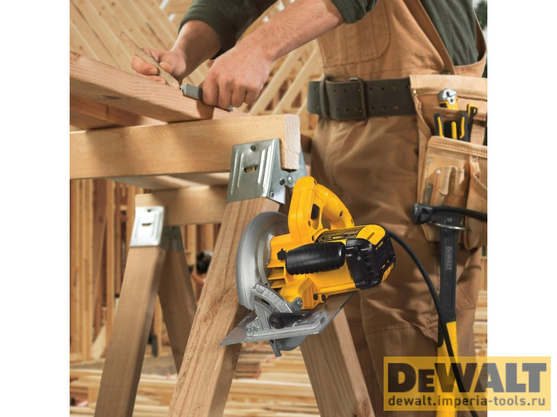 Дисковая ручная пила DeWALT DWE575, 1600 Вт, 5200 об/мин Дисковая ручная пила DeWALT DWE575, 1600 Вт, 5200 об/мин
