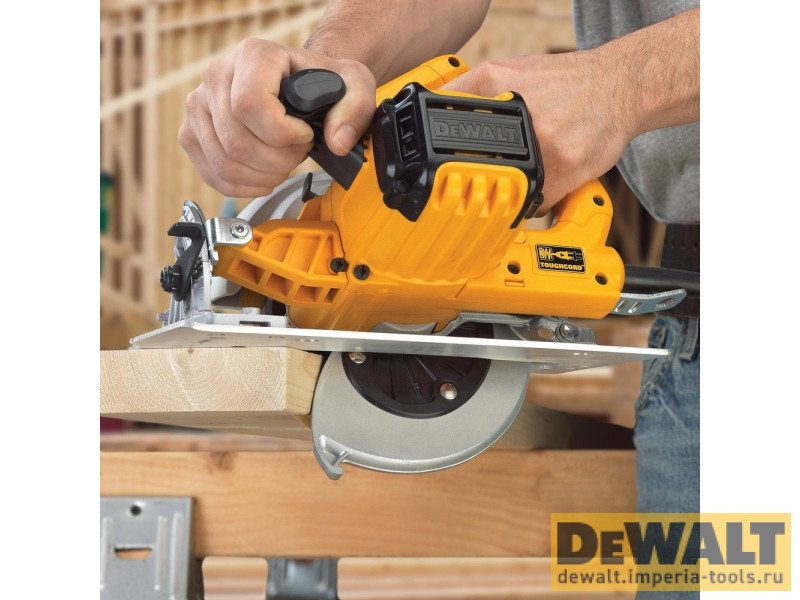 Дисковая ручная пила DeWALT DWE575, 1600 Вт, 5200 об/мин Дисковая ручная пила DeWALT DWE575, 1600 Вт, 5200 об/мин