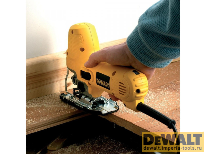Лобзик с корпусной рукояткой DeWALT DW343K, 550 Вт Лобзик с корпусной рукояткой DeWALT DW343K, 550 Вт