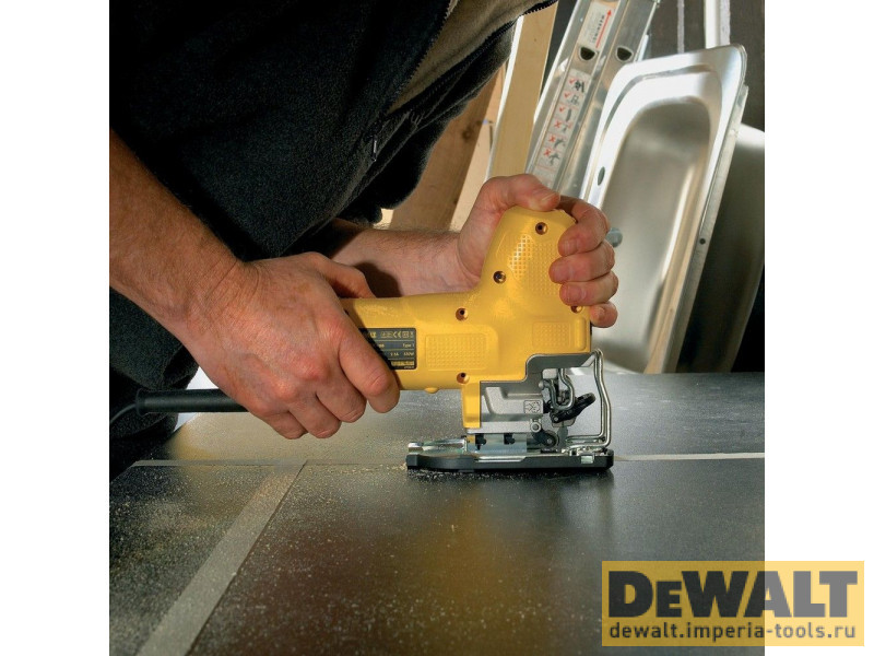 Лобзик с корпусной рукояткой DeWALT DW343K, 550 Вт Лобзик с корпусной рукояткой DeWALT DW343K, 550 Вт
