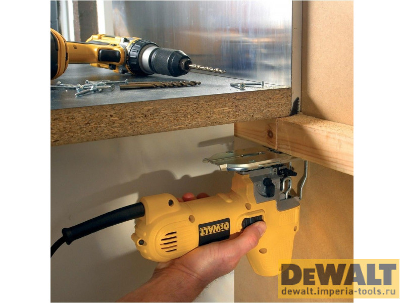 Лобзик с корпусной рукояткой DeWALT DW343K, 550 Вт Лобзик с корпусной рукояткой DeWALT DW343K, 550 Вт