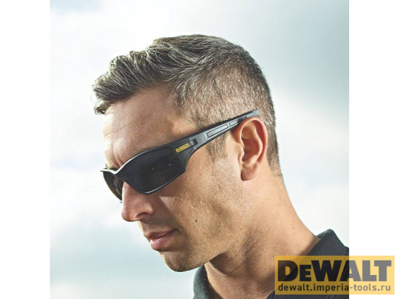 Защитные очки DEWALT, затемненные, DPG101-2D Защитные очки DEWALT, затемненные, DPG101-2D